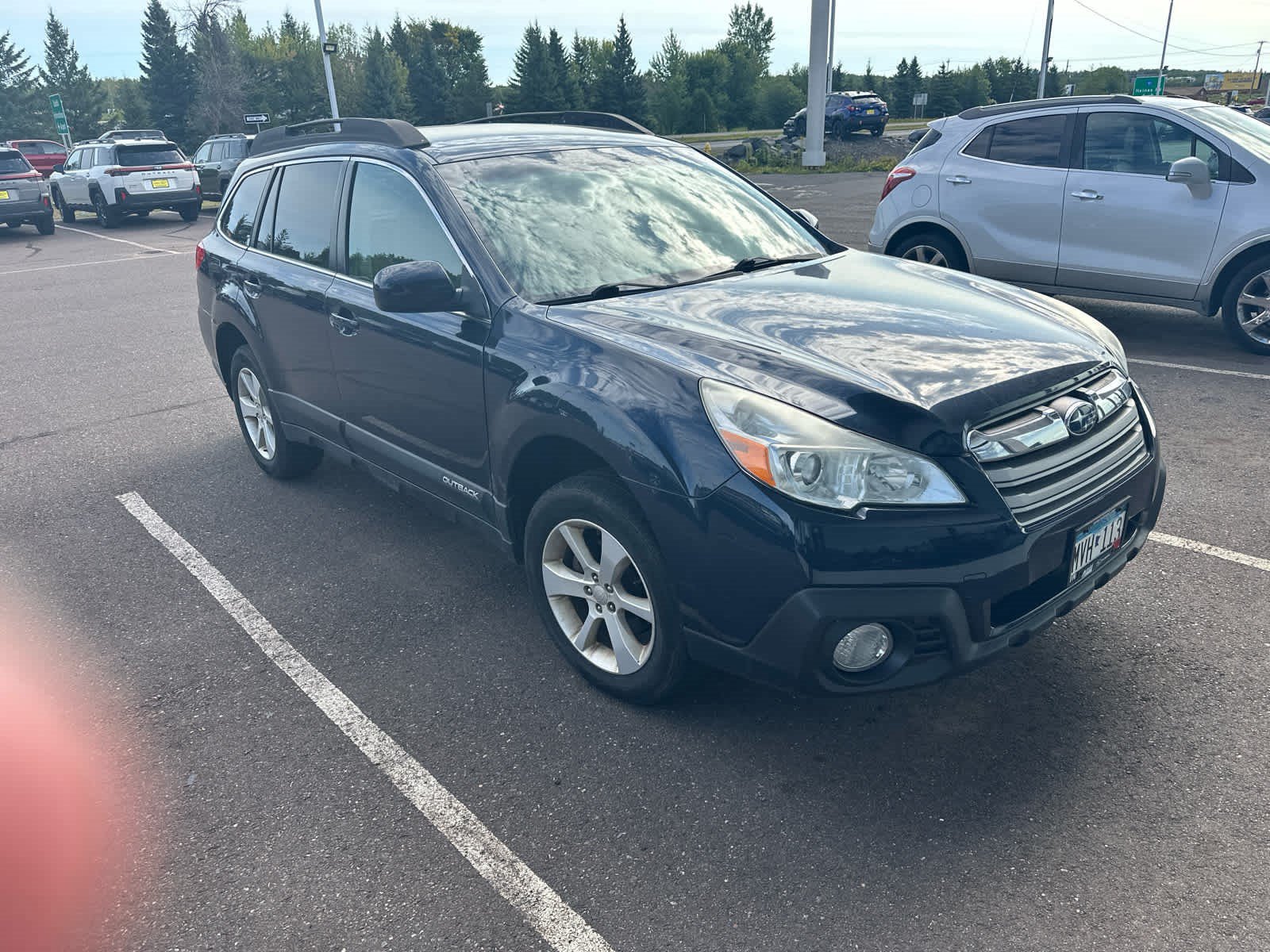 Used 2014 Subaru Outback 2.5i Premium AWD/4WD image 2