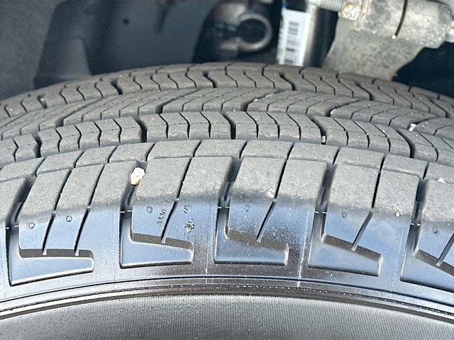 Used 2024 Jeep Grand Cherokee Altitude RWD image 33