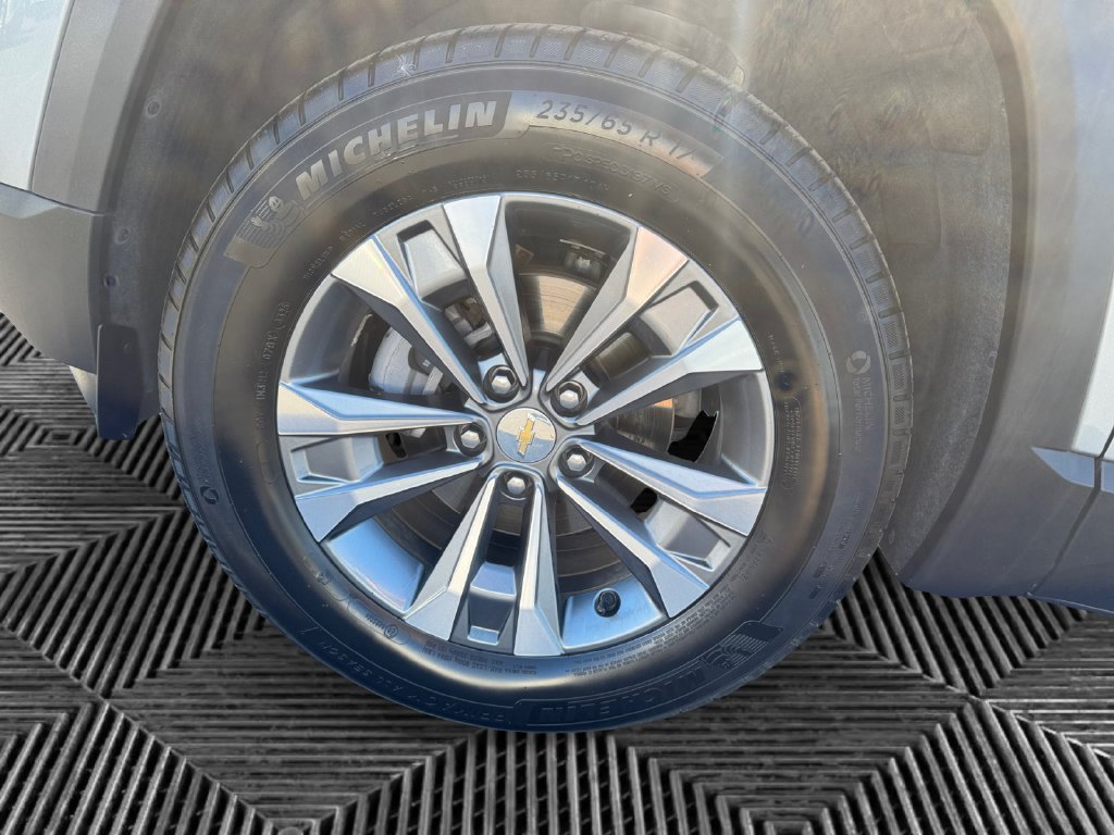 Used 2026 Chevrolet Equinox LT AWD/4WD image 14