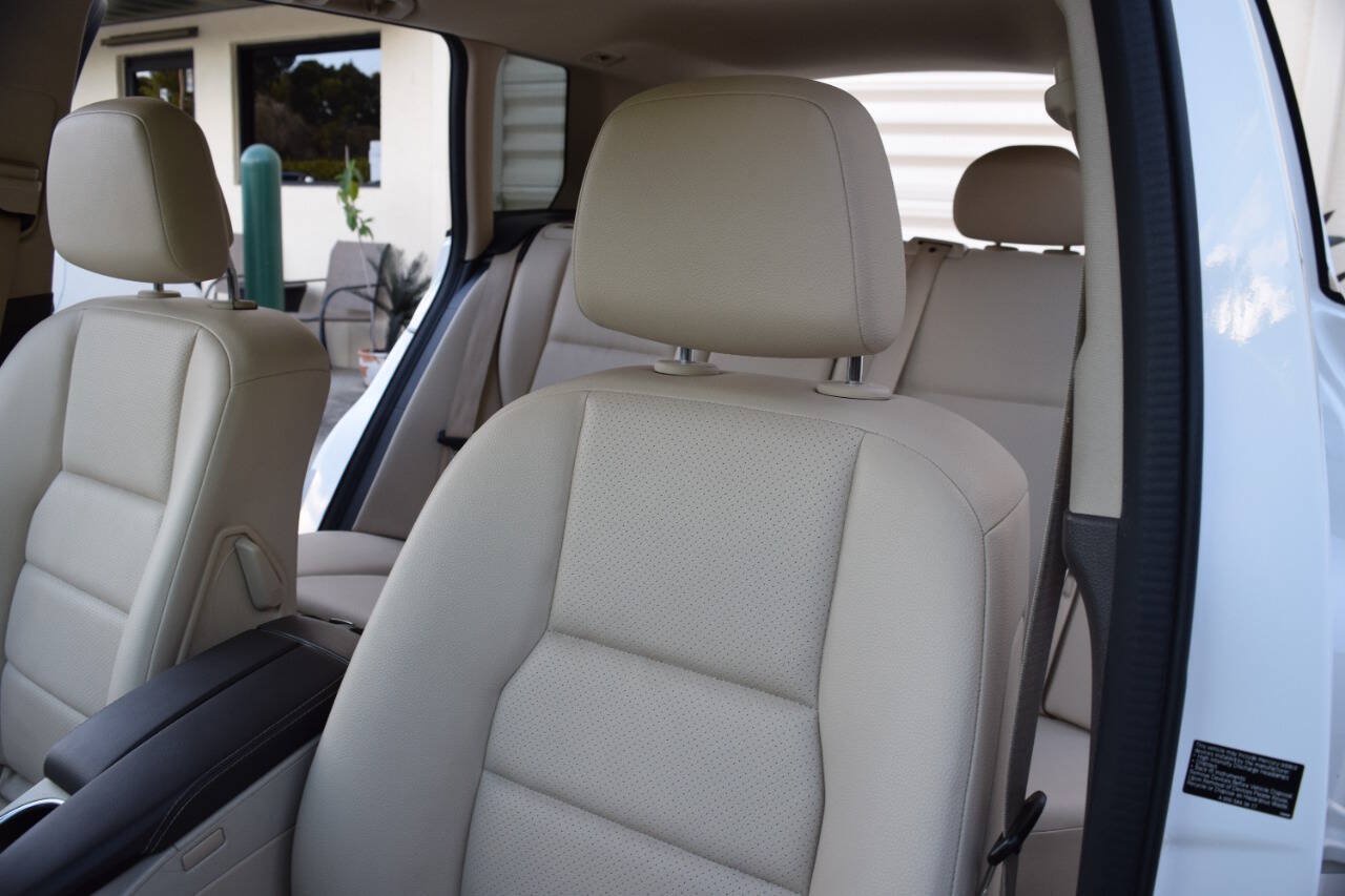 Used 2013 Mercedes-Benz GLK 250 BlueTEC 4MATIC image 36