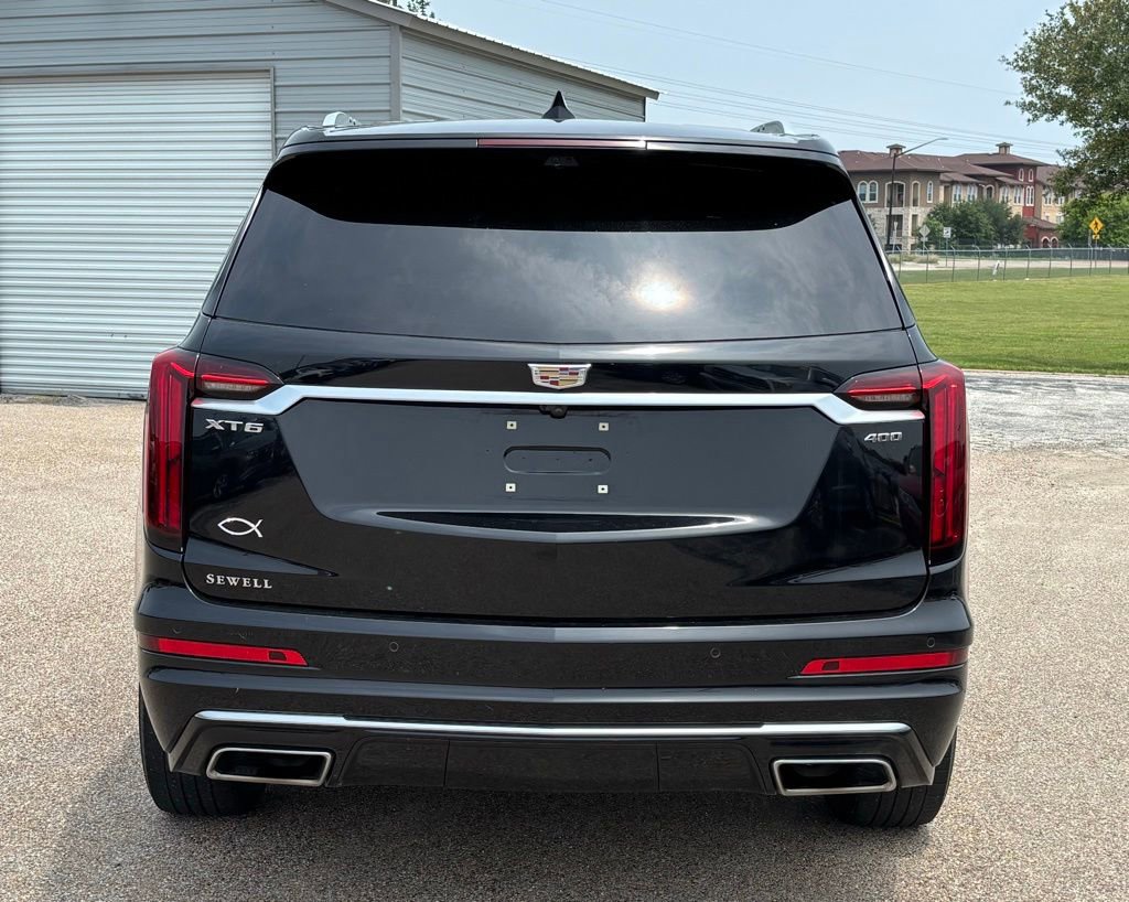 Used 2022 Cadillac XT6 Premium Luxury w/ Technology Package FWD image 5