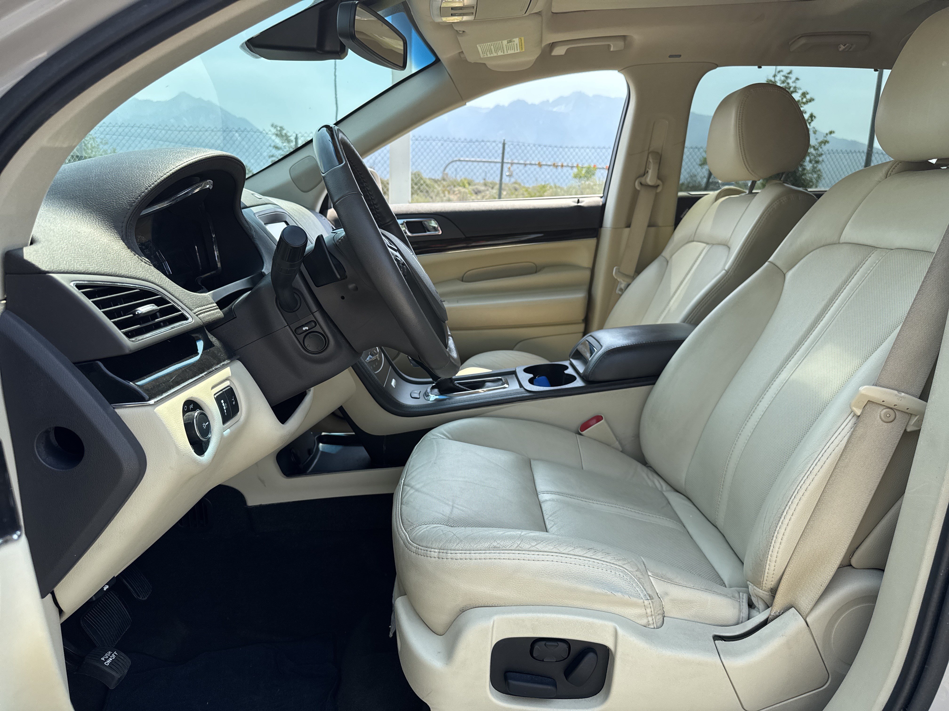 Used 2019 Lincoln MKT AWD image 20
