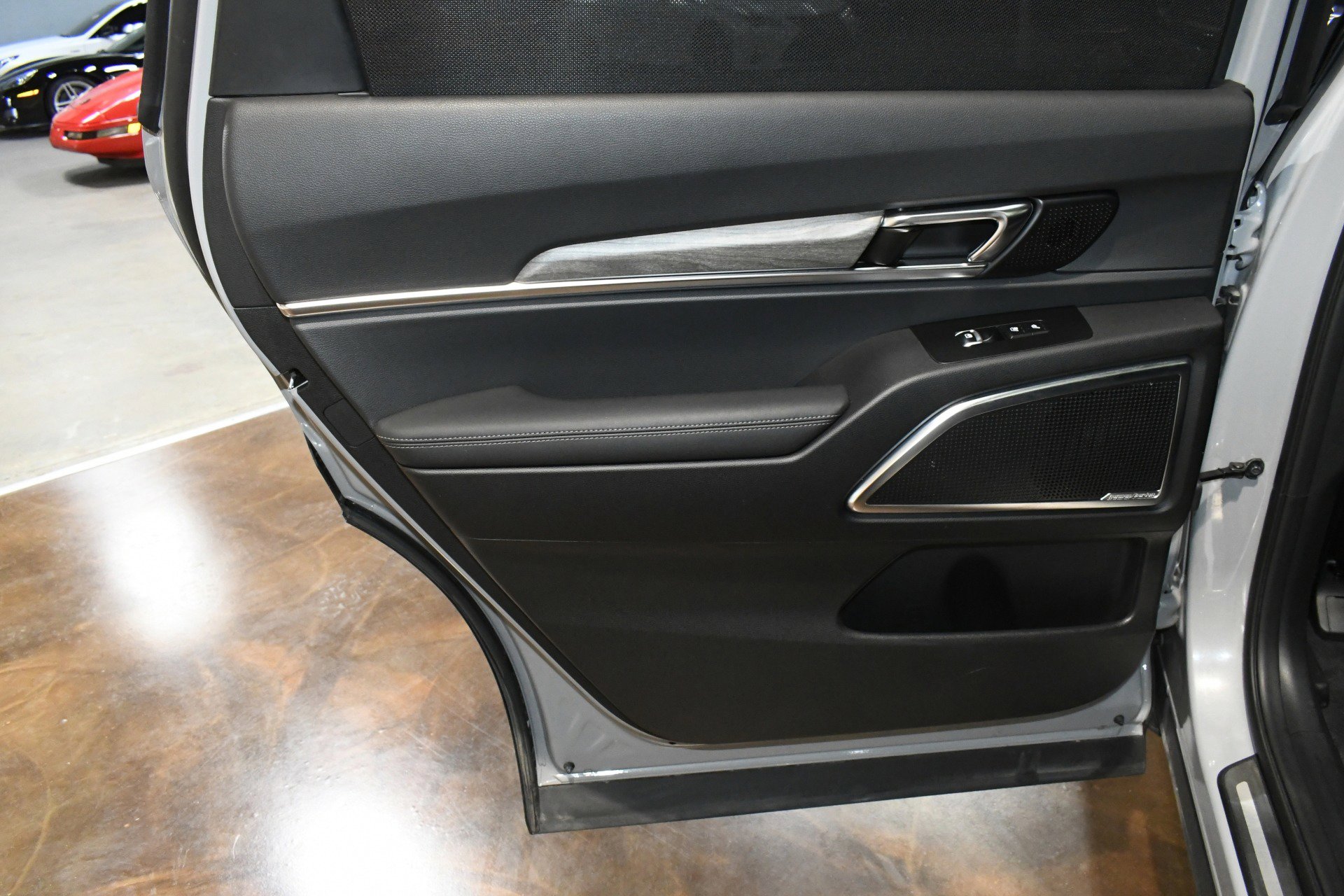 Used 2022 Kia Telluride SX w/ SX Prestige Package image 43