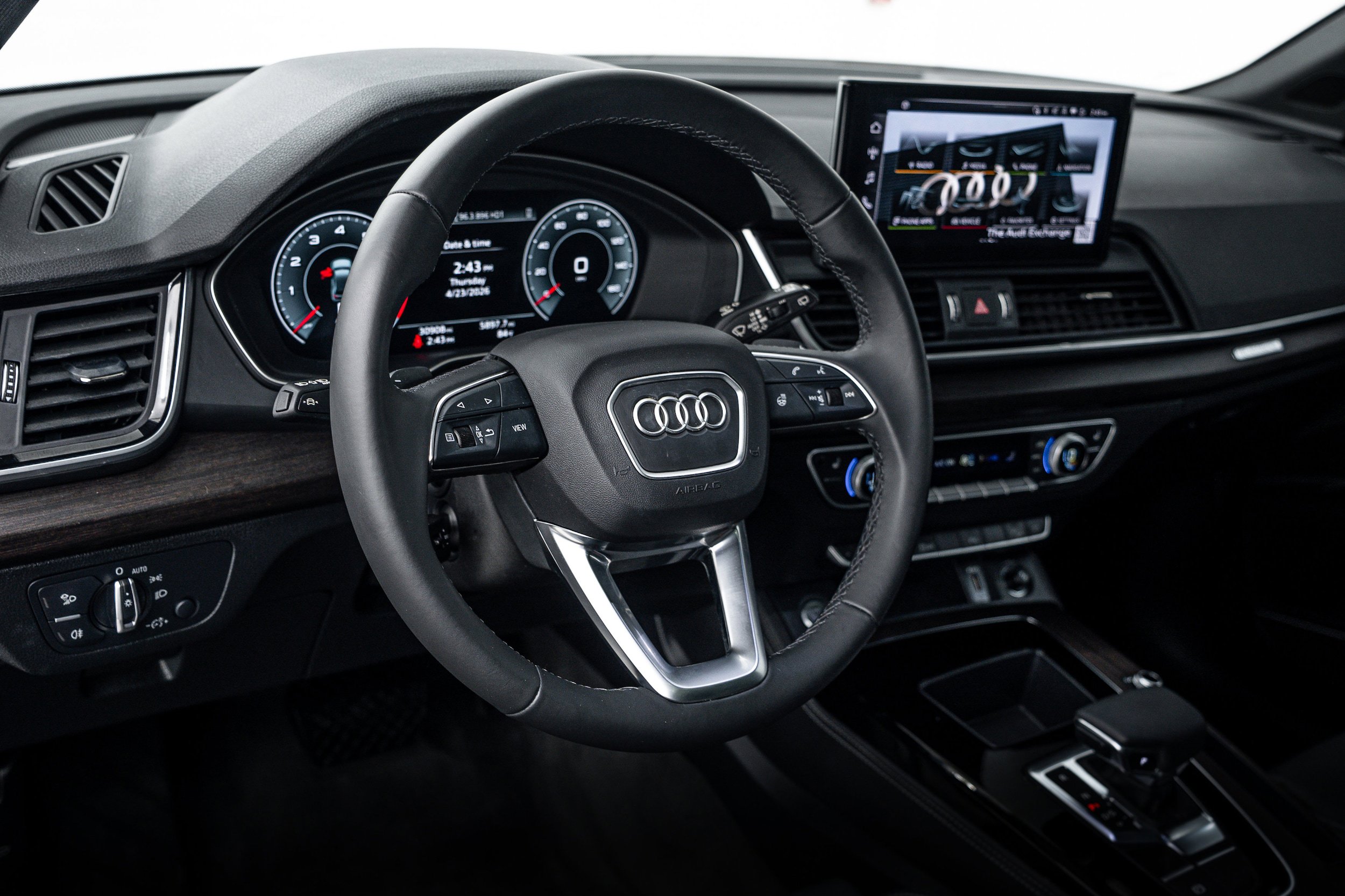 Certified 2024 Audi Q5 2.0T Premium Plus w/ Premium Plus Package AWD/4WD image 11