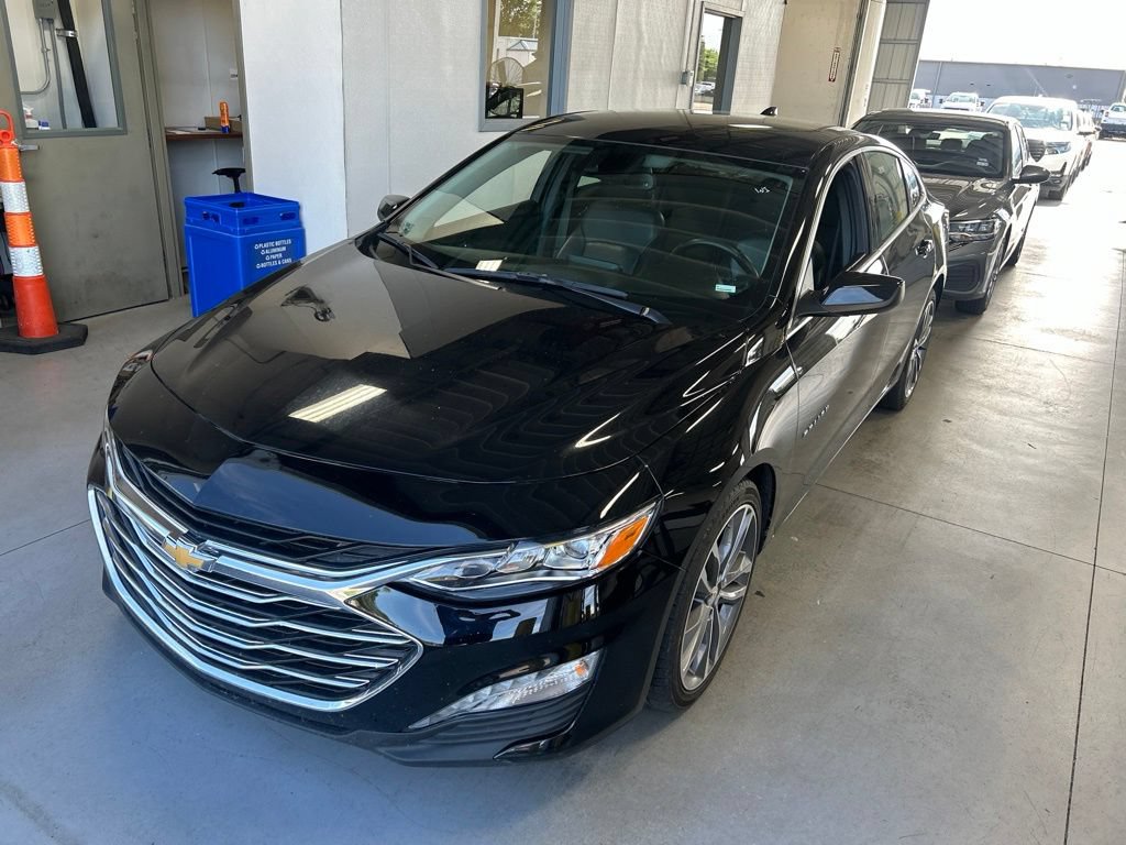 Used 2024 Chevrolet Malibu LT FWD image 2