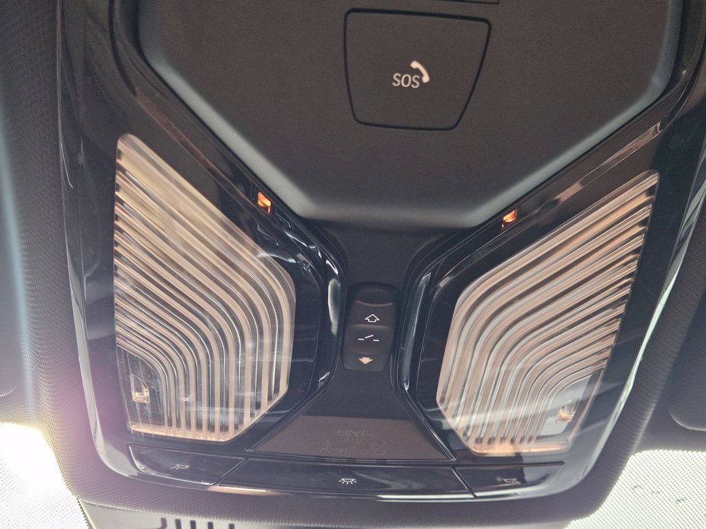 Used 2020 BMW 540i xDrive AWD/4WD image 28