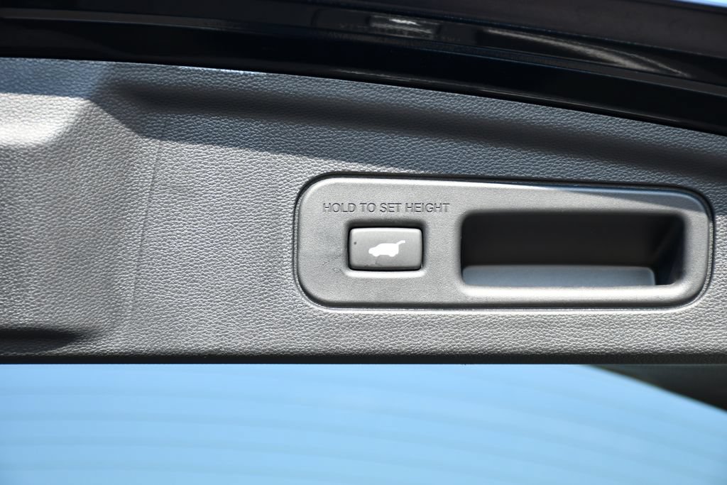 Certified 2026 Acura MDX w/ Technology Package FWD image 40