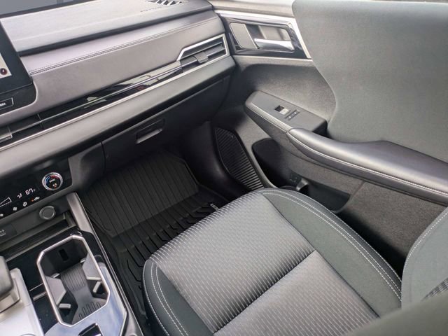 Used 2025 Mitsubishi Outlander ES image 16