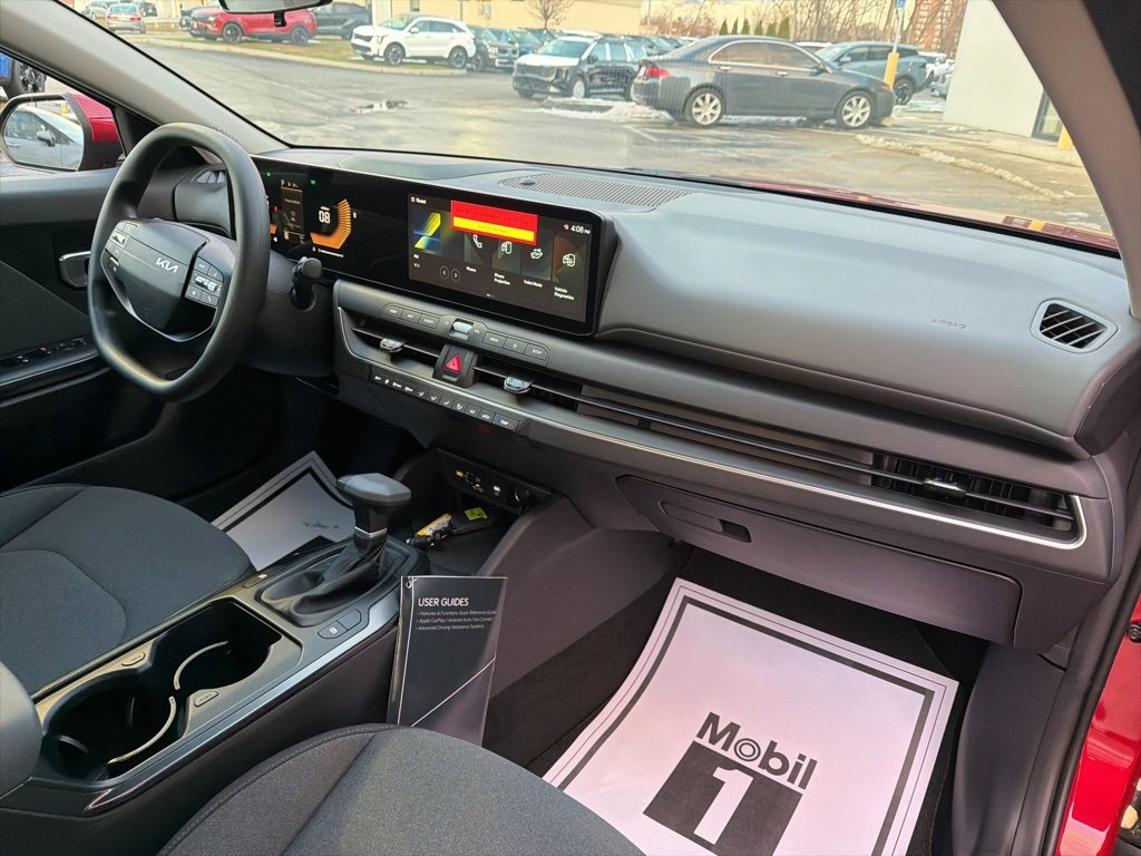 New 2025 Kia K4 LXS image 15