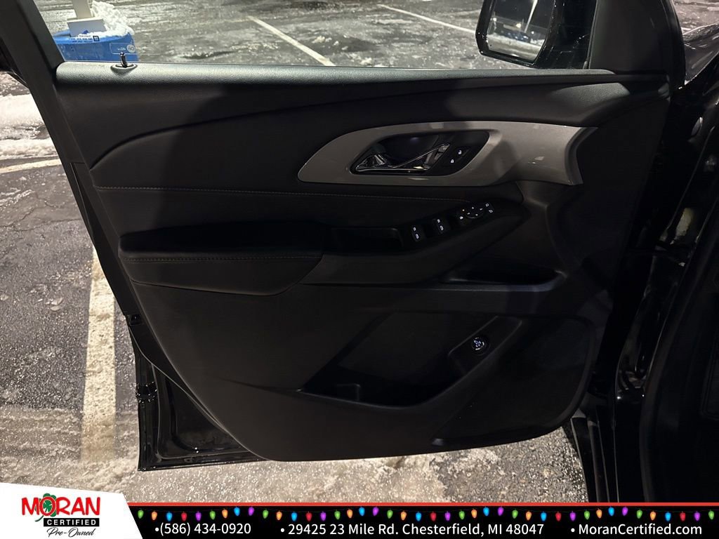 Used 2018 Chevrolet Traverse LT image 9