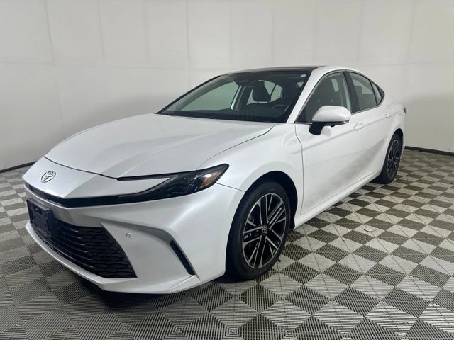 Used 2025 Toyota Camry XLE w/ Premium Plus Package AWD/4WD image 3