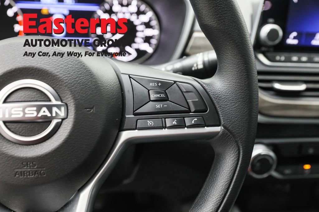 Used 2025 Nissan Altima 2.5 SV image 16