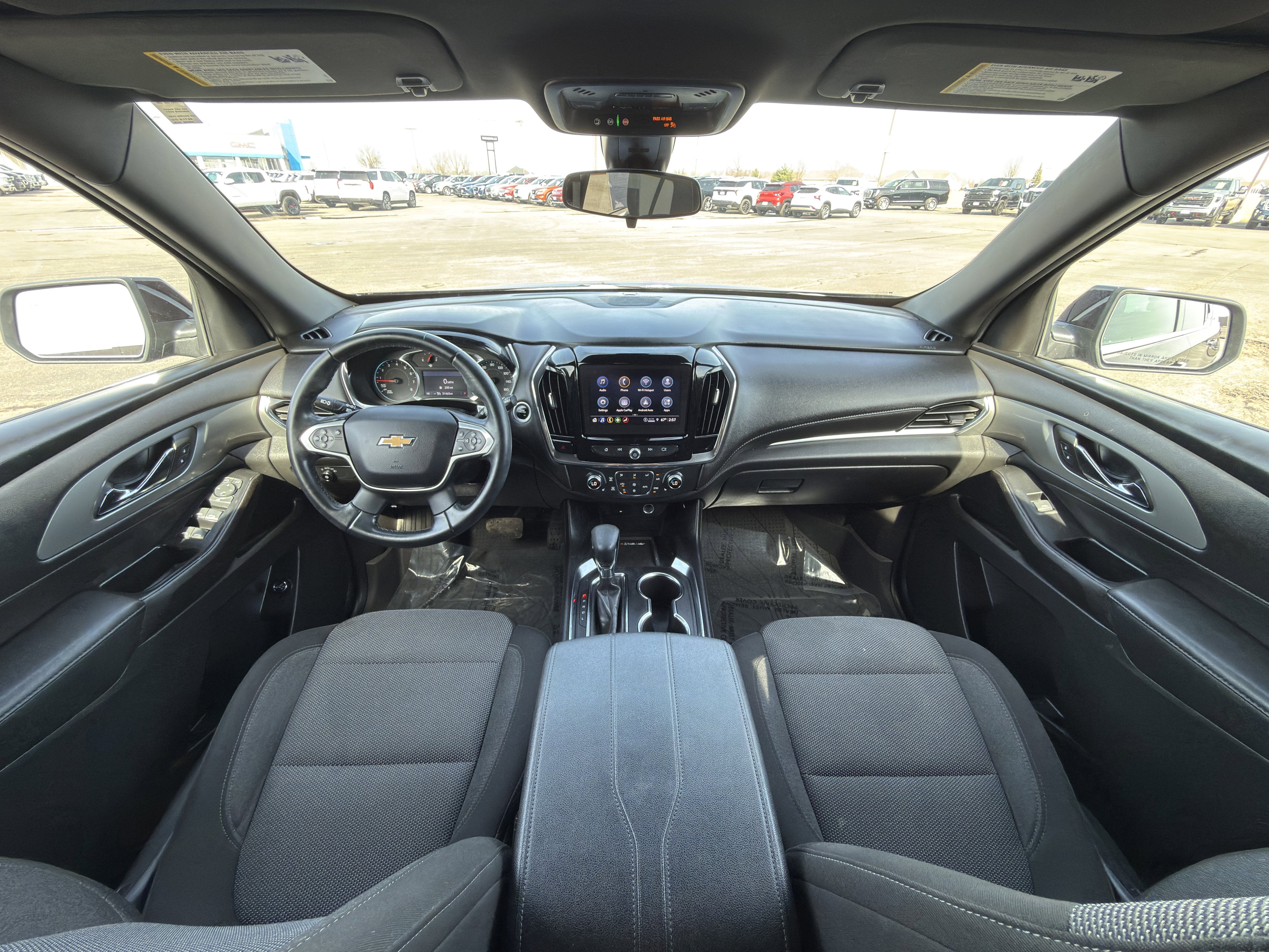 Used 2023 Chevrolet Traverse LT image 10