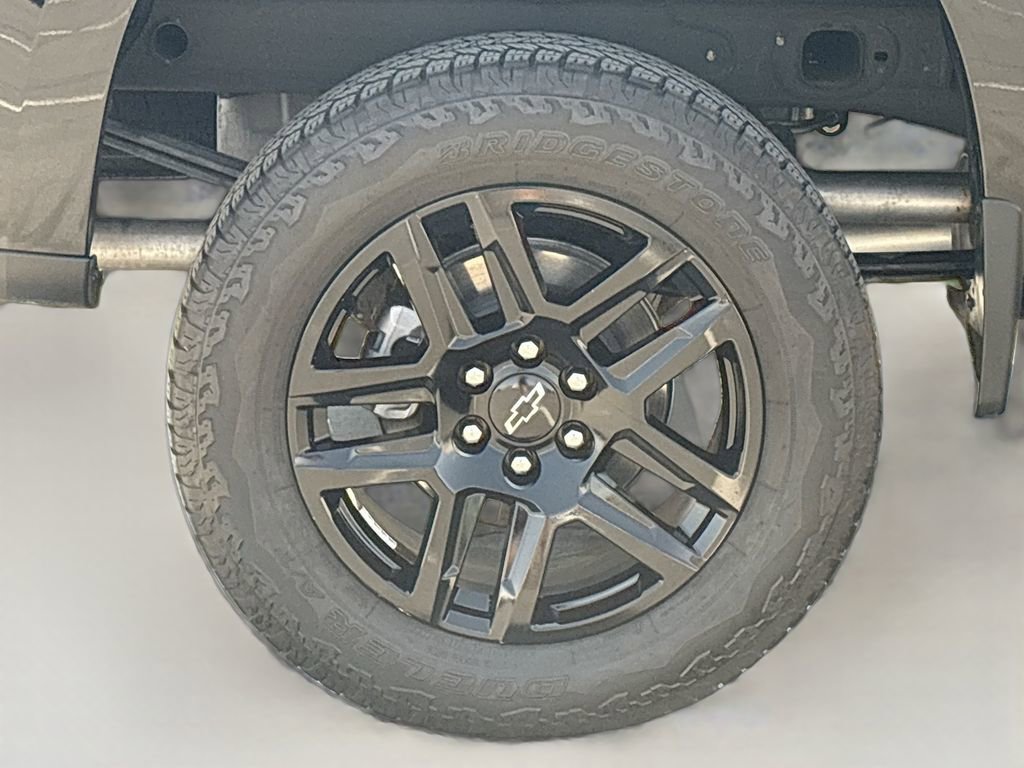 Used 2025 Chevrolet Silverado 1500 LT Trail Boss w/ Convenience Package II AWD/4WD image 32