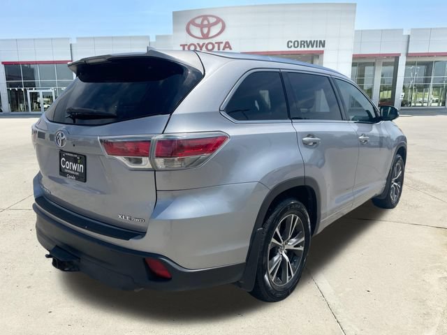 Used 2016 Toyota Highlander XLE AWD/4WD image 5