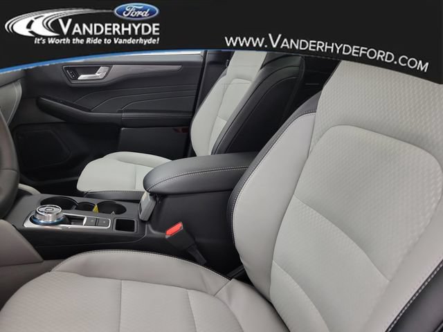 New 2026 Ford Escape SE FWD image 18