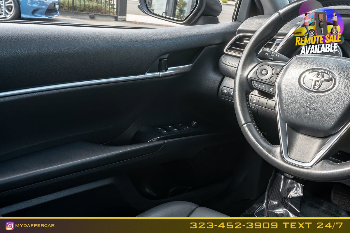 Used 2020 Toyota Camry SE FWD image 18