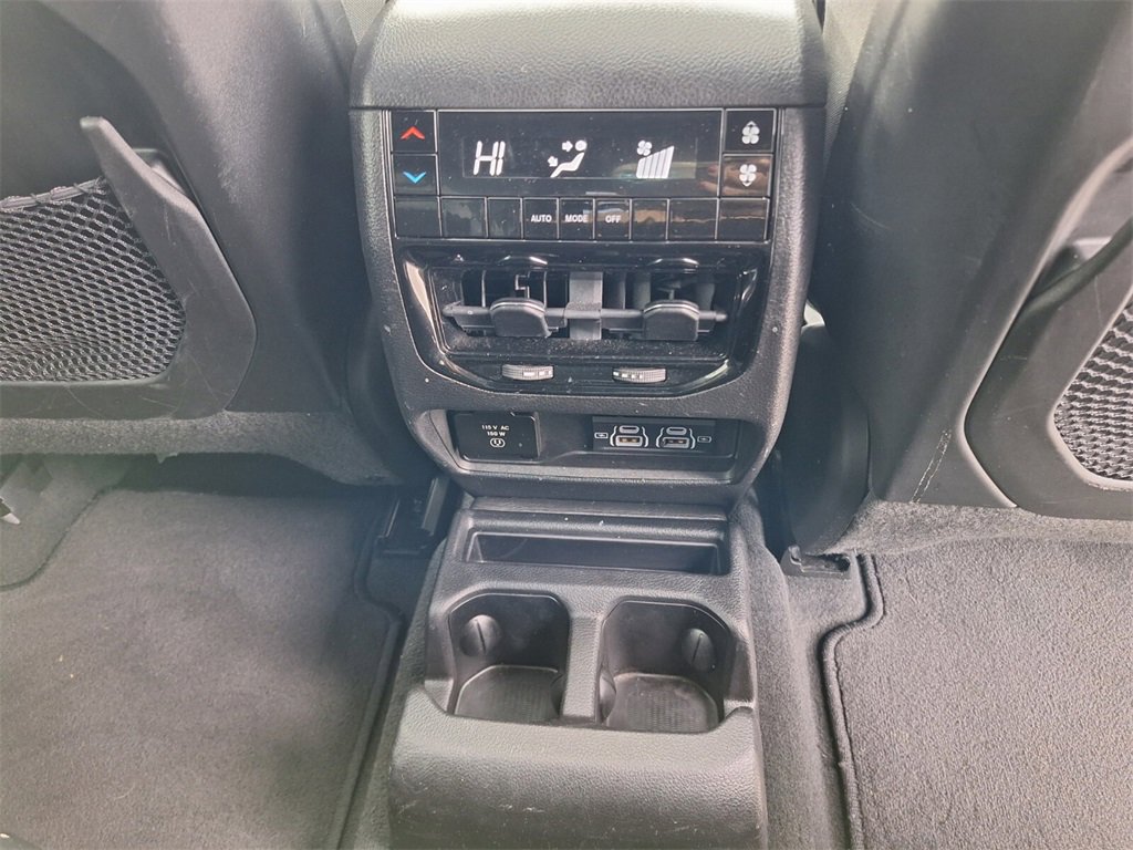 Used 2023 Jeep Grand Cherokee L Laredo image 31