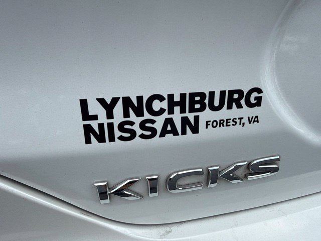 Used 2023 Nissan Kicks SR w/ SR Premium Package FWD image 11
