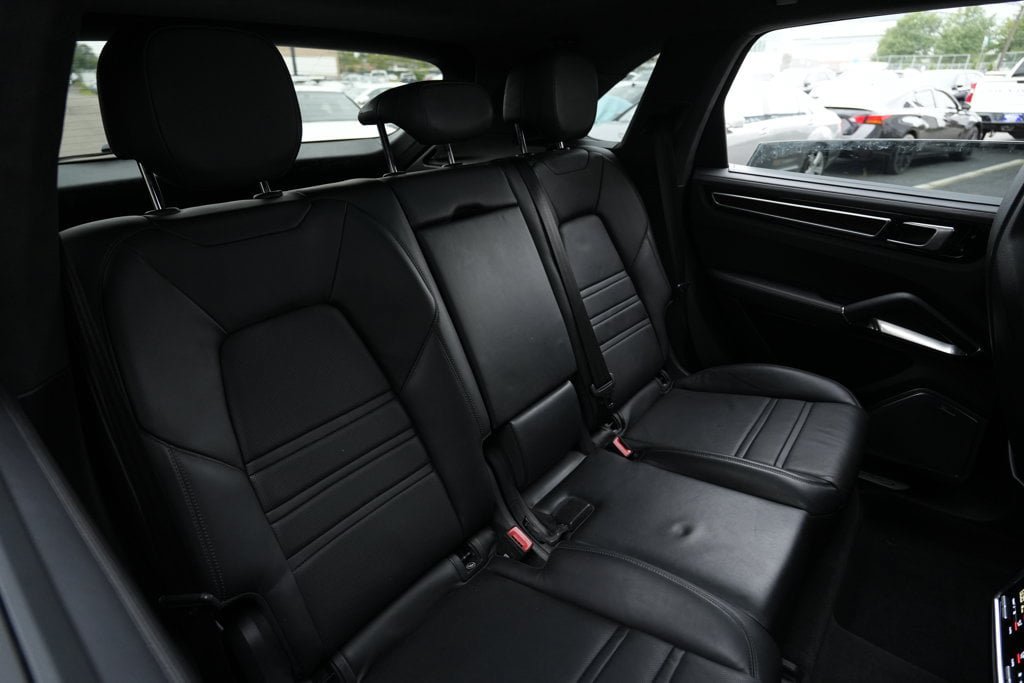 Used 2019 Porsche Cayenne Turbo AWD/4WD image 31