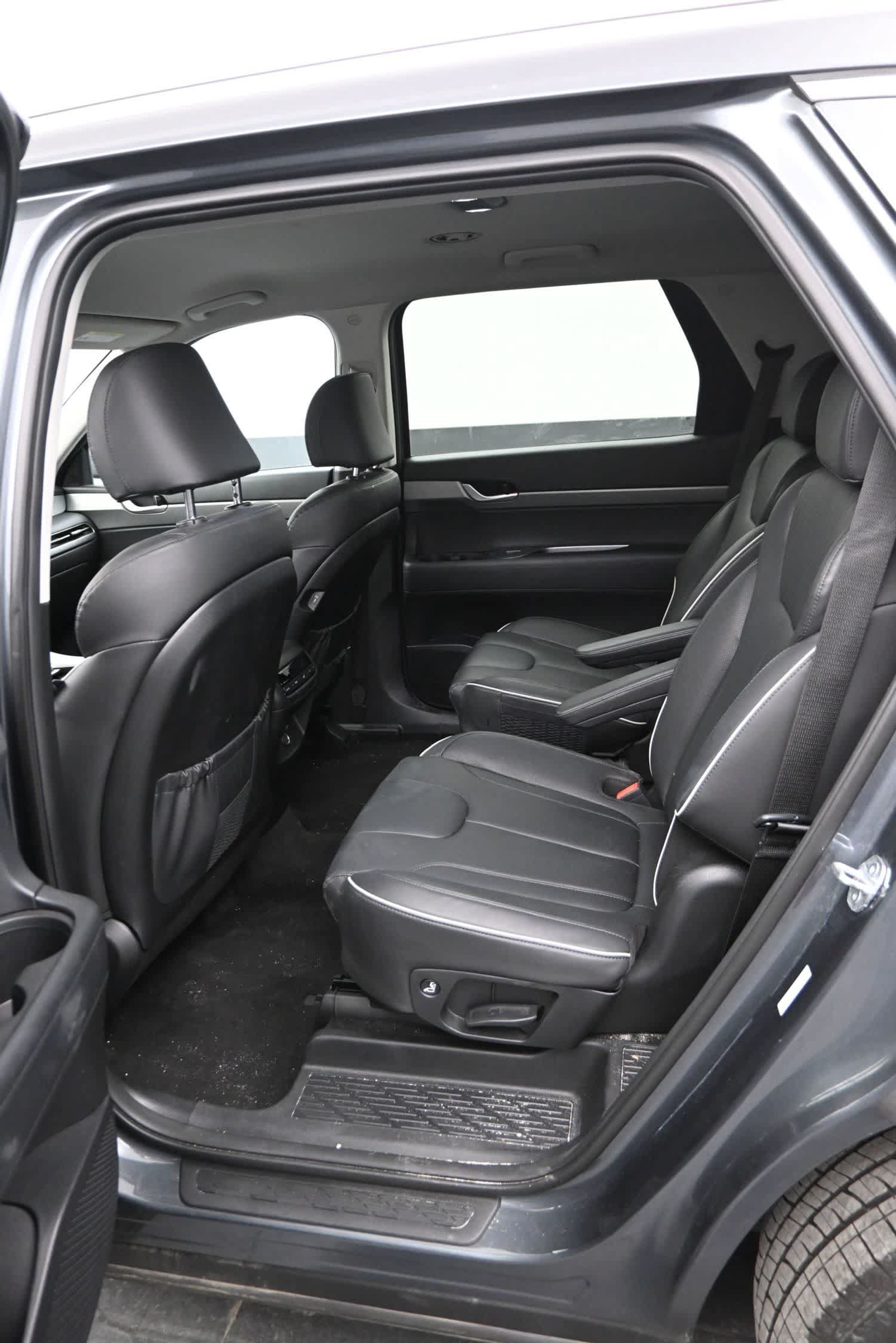 Used 2025 Hyundai Palisade SEL AWD/4WD image 14