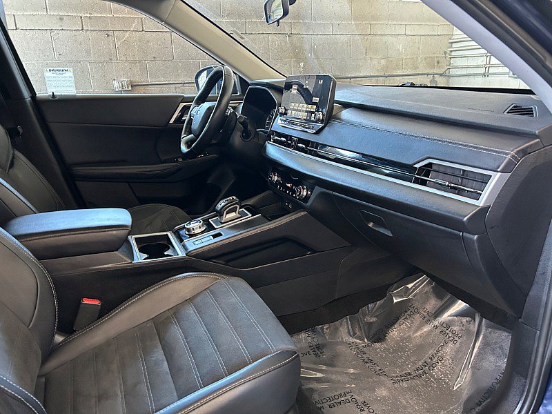 Used 2024 Mitsubishi Outlander AWD image 24