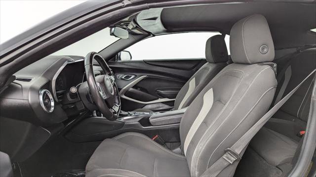 Used 2020 Chevrolet Camaro LT image 14