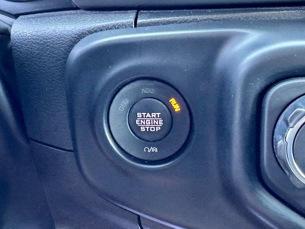 Used 2022 Jeep Wrangler Sport AWD/4WD image 28