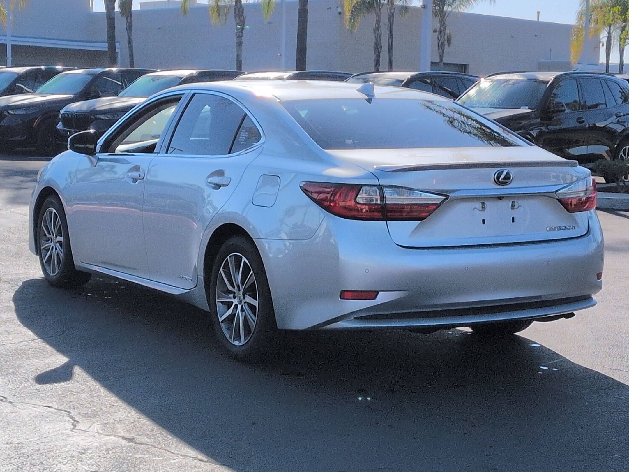Used 2018 Lexus ES 300h w/ Navigation Package FWD image 8