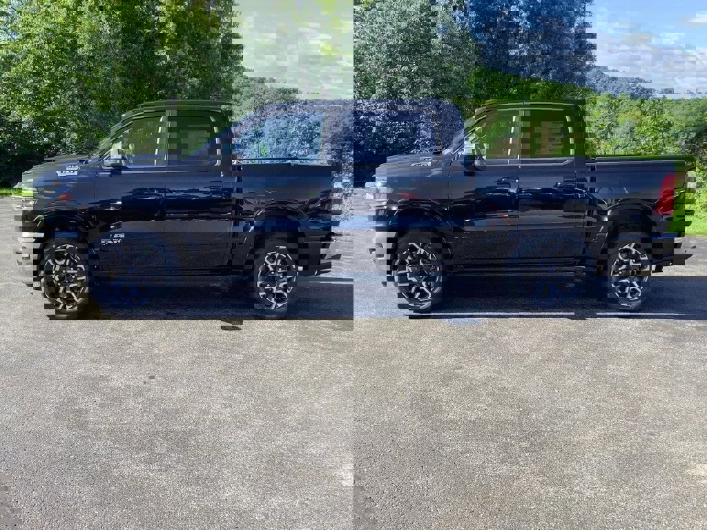 New 2025 RAM 1500 Laramie image 7