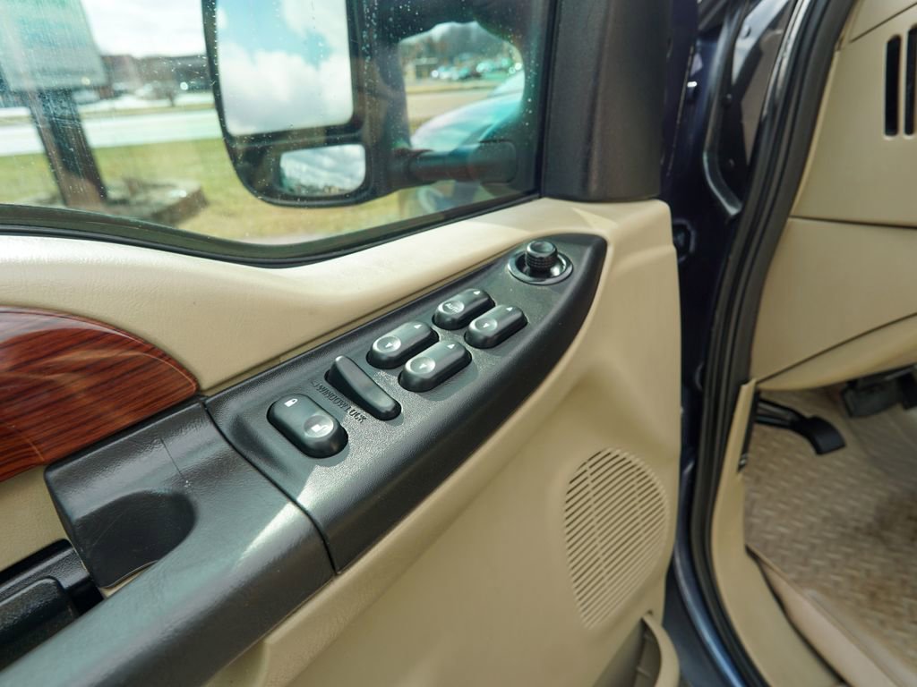 Used 2006 Ford F250 Lariat image 19