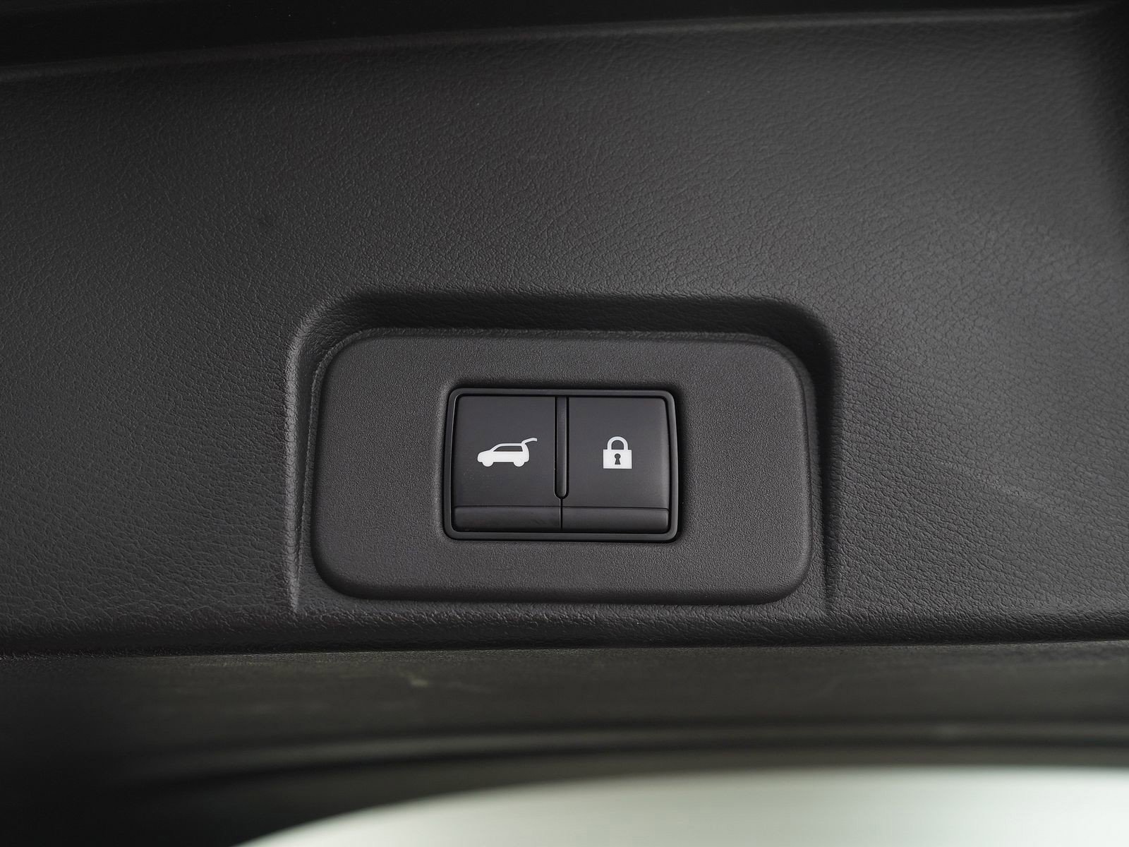 Used 2024 Nissan Rogue SV FWD image 12