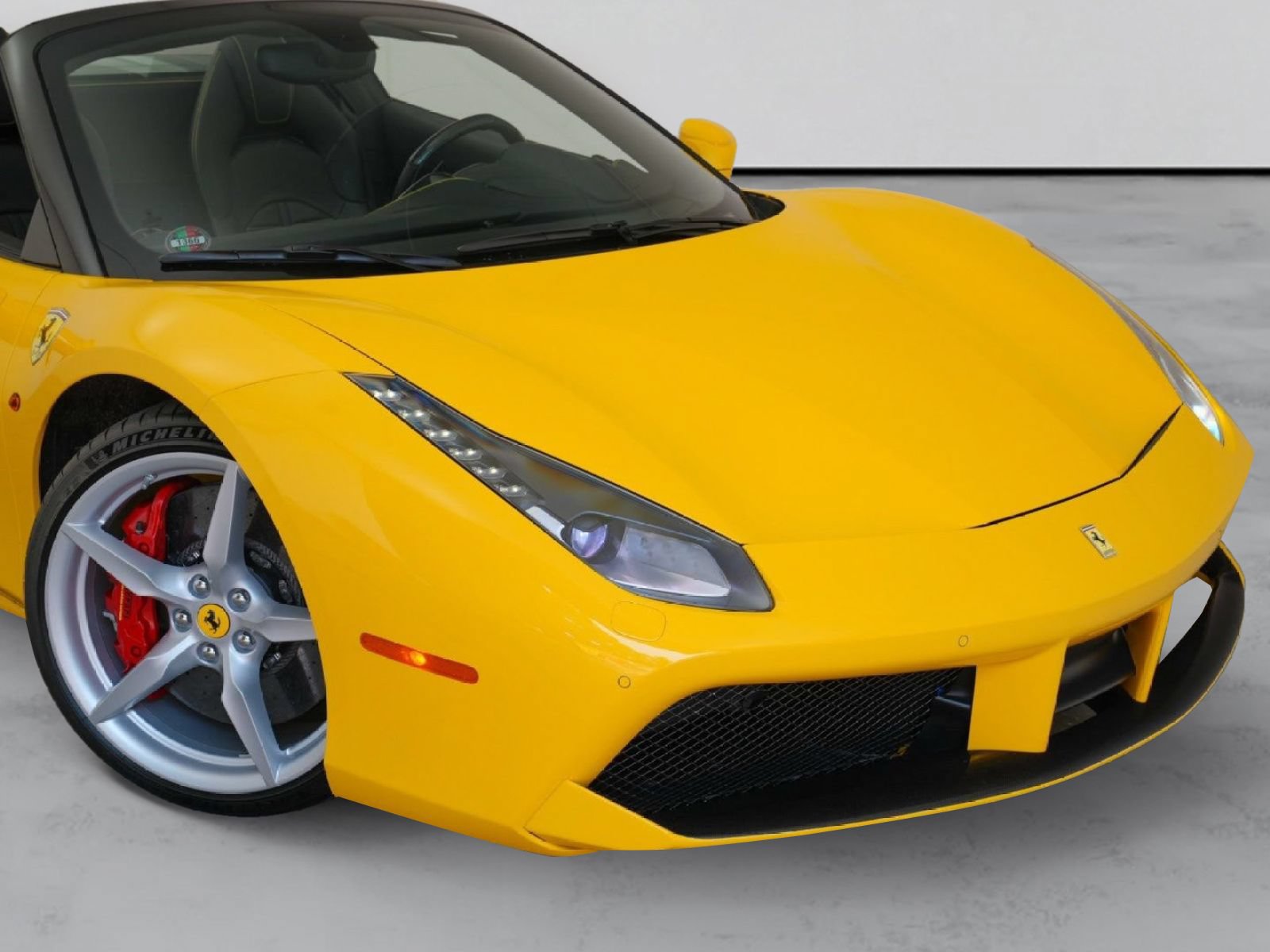 Used 2018 Ferrari 488 Spider RWD image 2