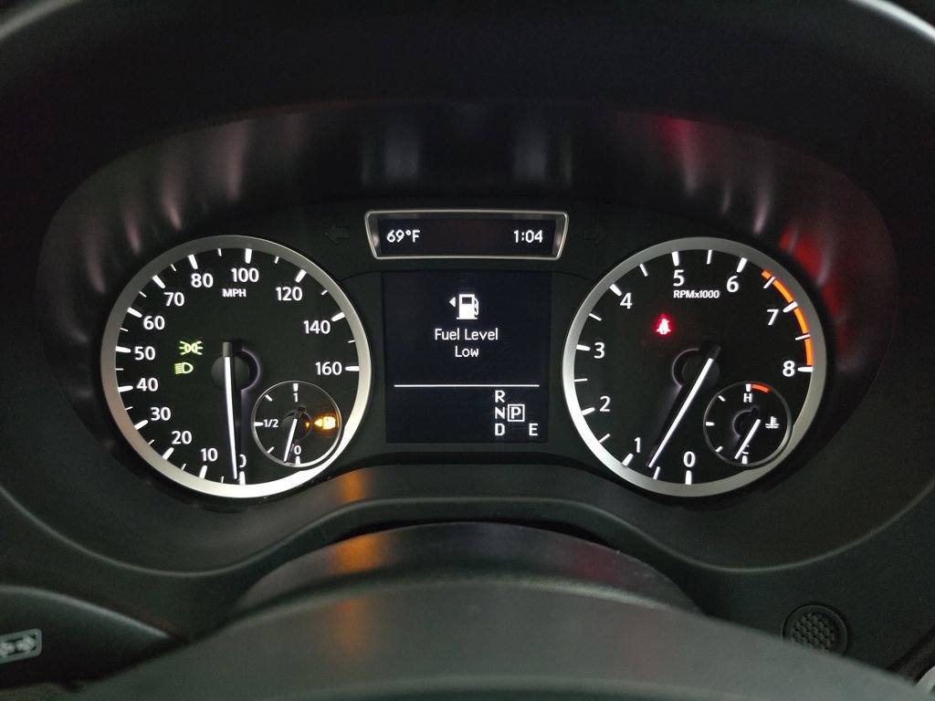 Used 2017 INFINITI QX30 AWD image 21