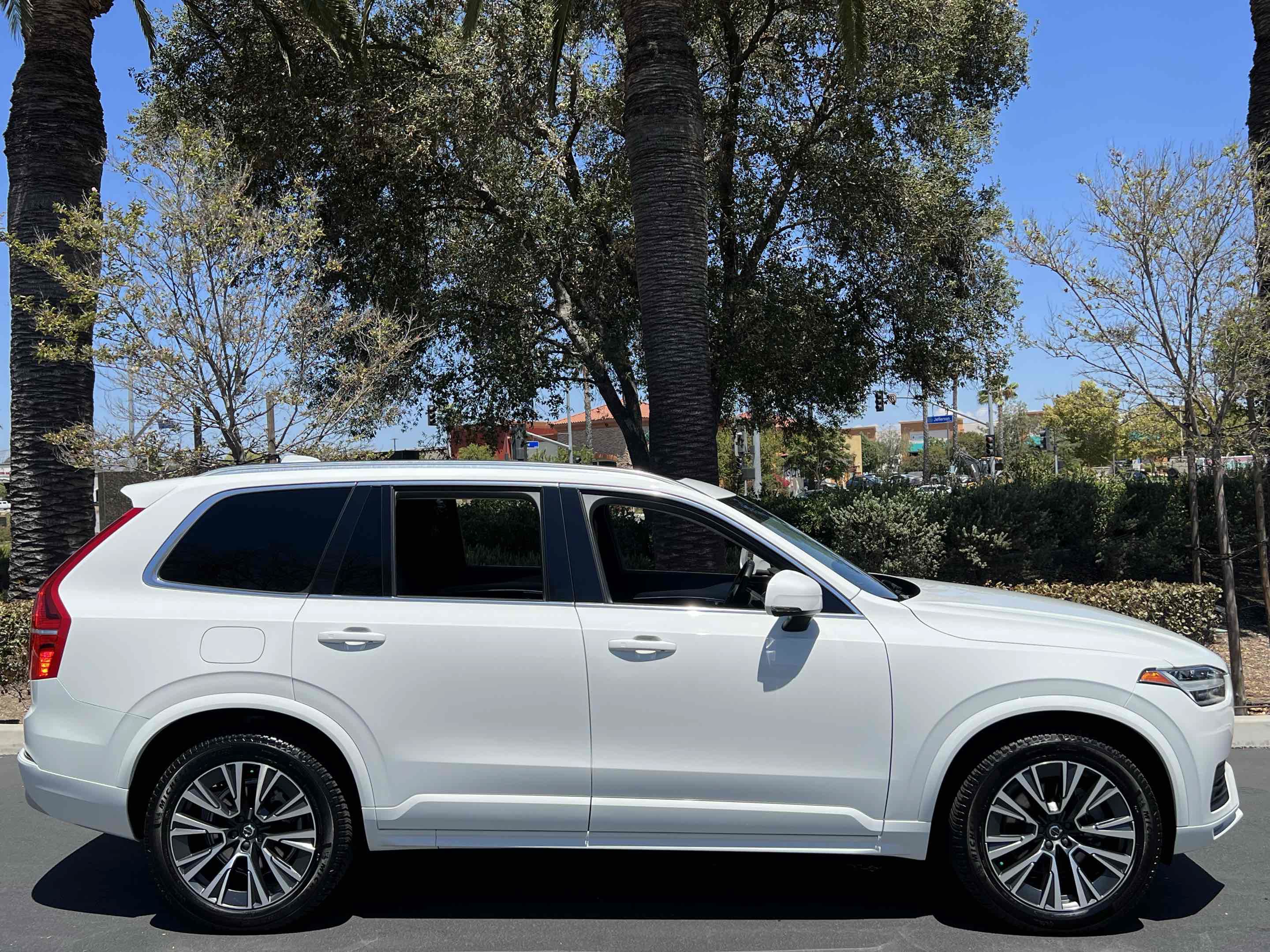 Used 2022 Volvo XC90 T5 Momentum AWD/4WD image 18