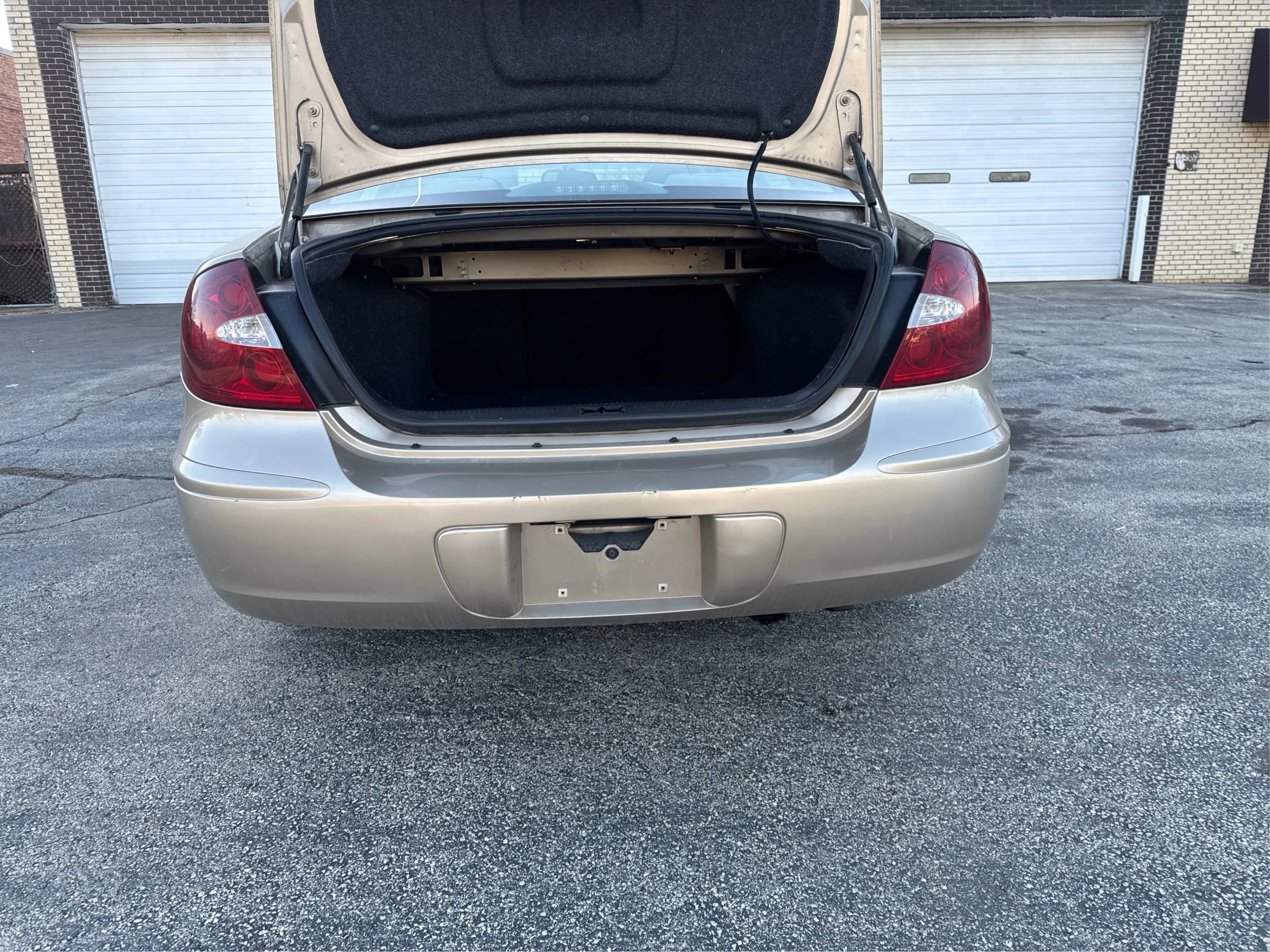 Used 2005 Buick LaCrosse CX w/ Silver Convenience Package image 14