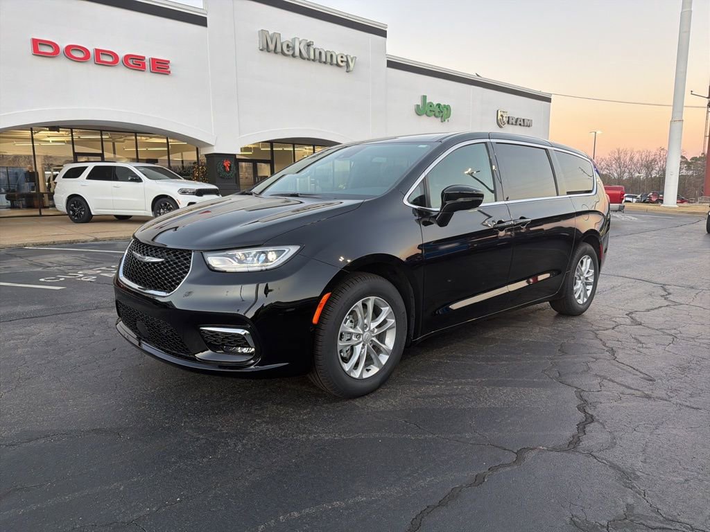 New 2026 Chrysler Pacifica Select FWD image 2