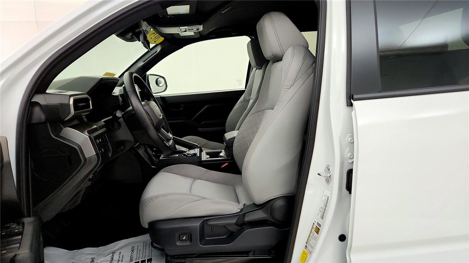 Certified 2025 Toyota Tacoma SR5 image 32