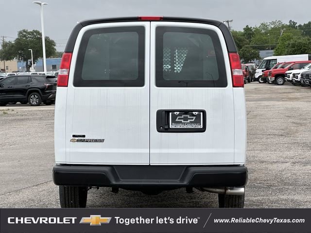 New 2026 Chevrolet Express 2500 w/ Driver Convenience Package RWD image 5