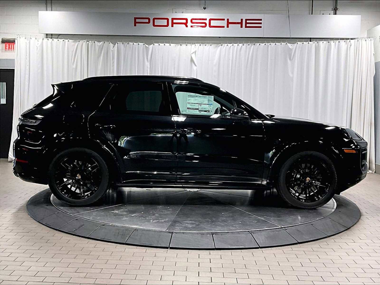 New 2026 Porsche Cayenne S AWD/4WD image 8