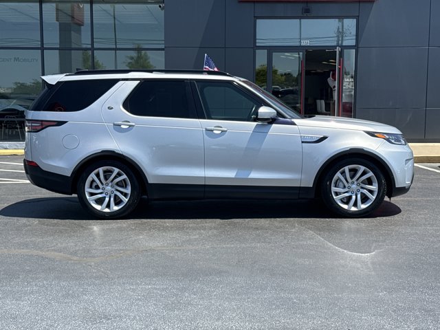 Used 2020 Land Rover Discovery HSE AWD/4WD image 2