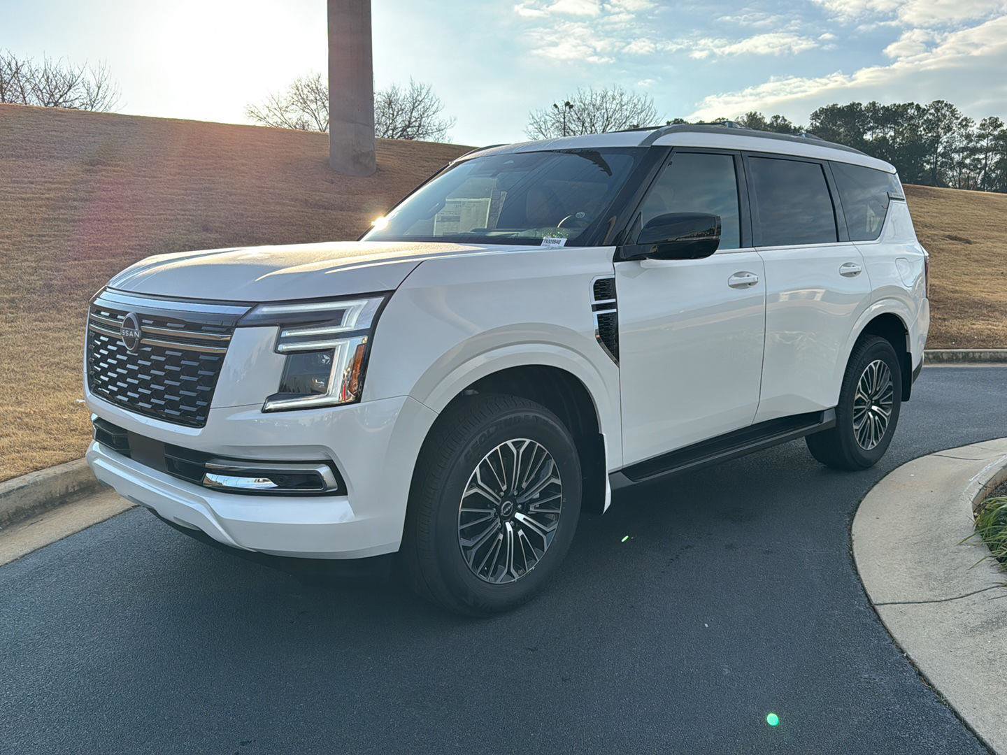 New 2026 Nissan Armada SL image 2