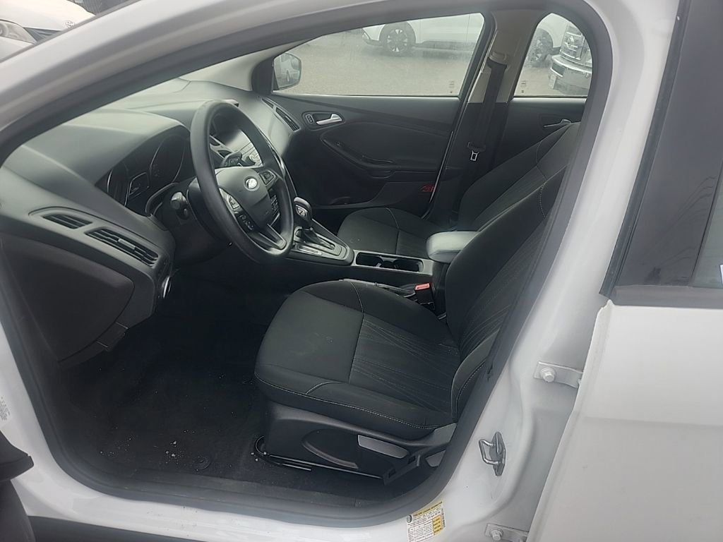 Used 2018 Ford Focus SE FWD image 19