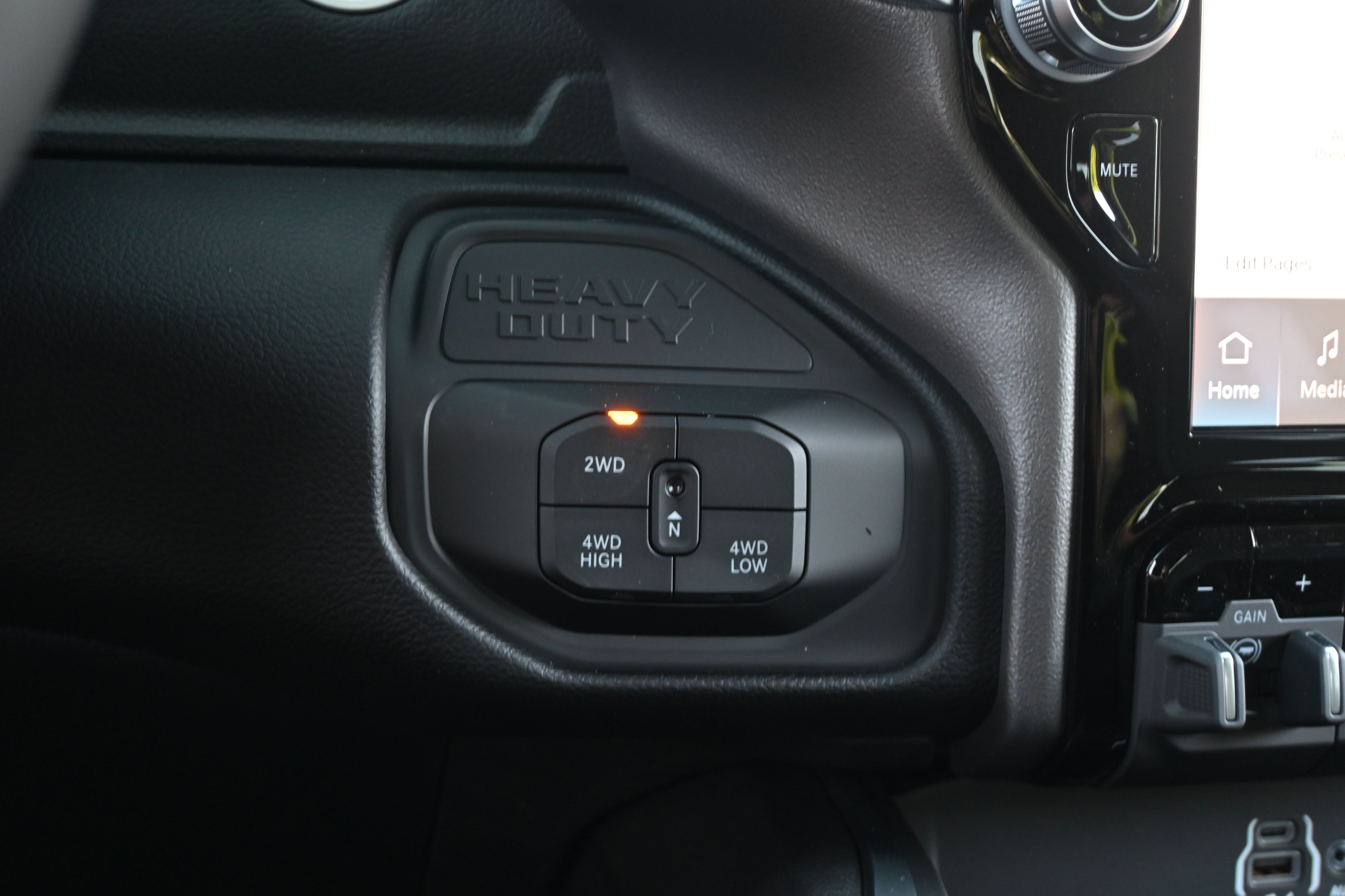 New 2026 RAM 2500 Big Horn AWD/4WD image 28