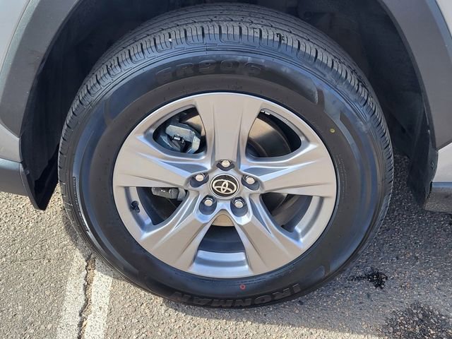 Used 2024 Toyota RAV4 XLE image 10