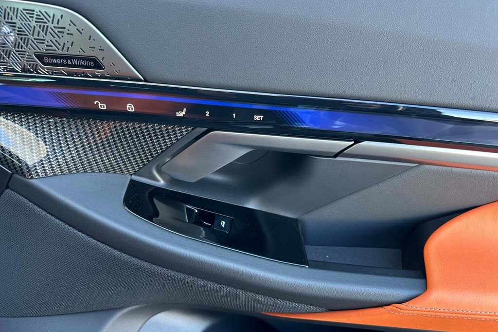 New 2026 BMW M5 w/ Carbon Package image 18