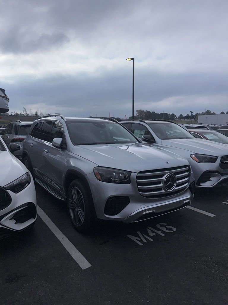 New 2026 Mercedes-Benz GLS 450 4MATIC image 2