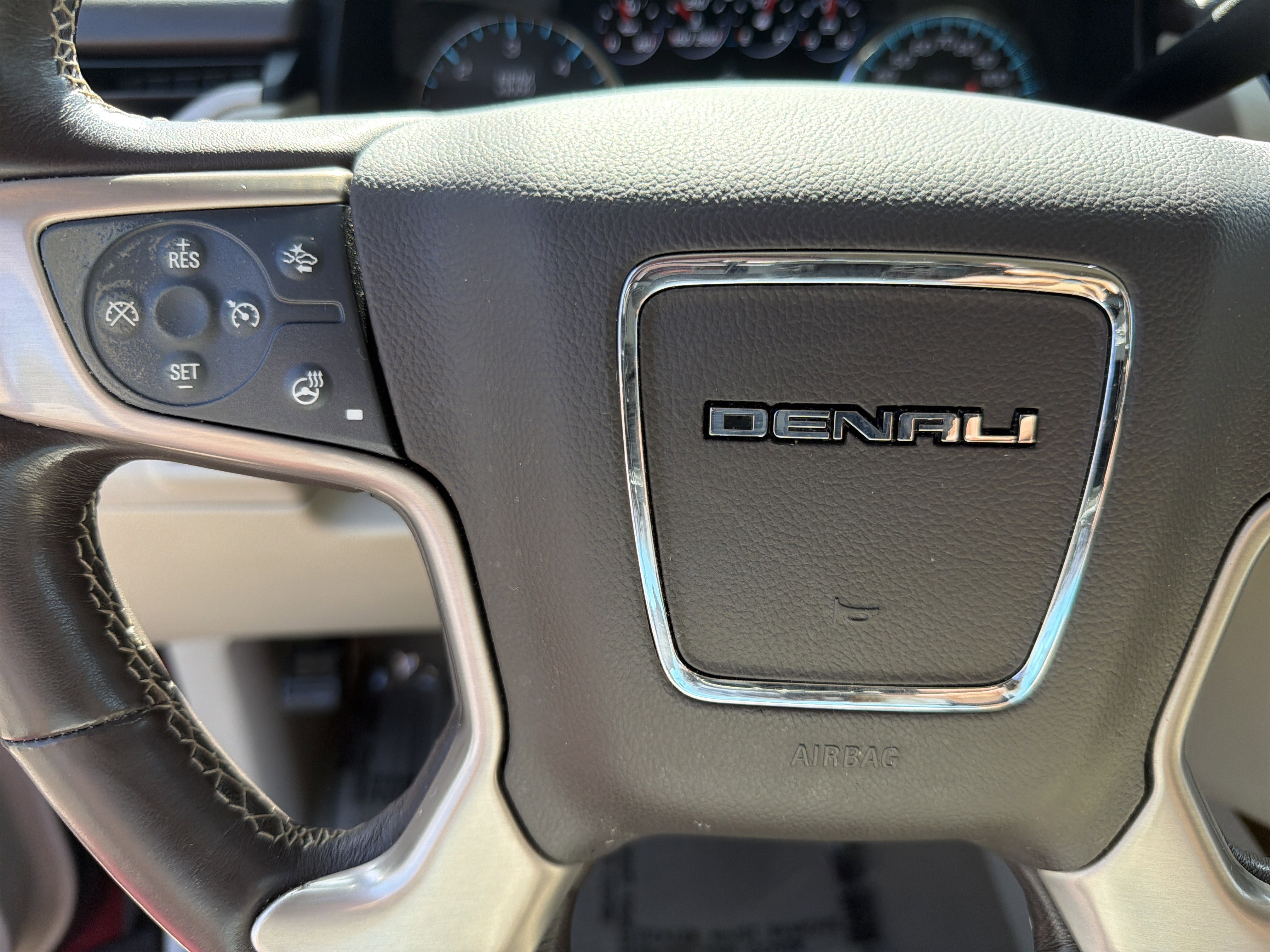 Used 2020 GMC Yukon Denali w/ Open Road Package RWD image 35