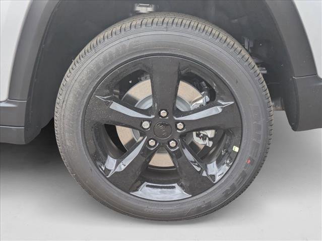 New 2025 Jeep Grand Cherokee L Altitude image 10