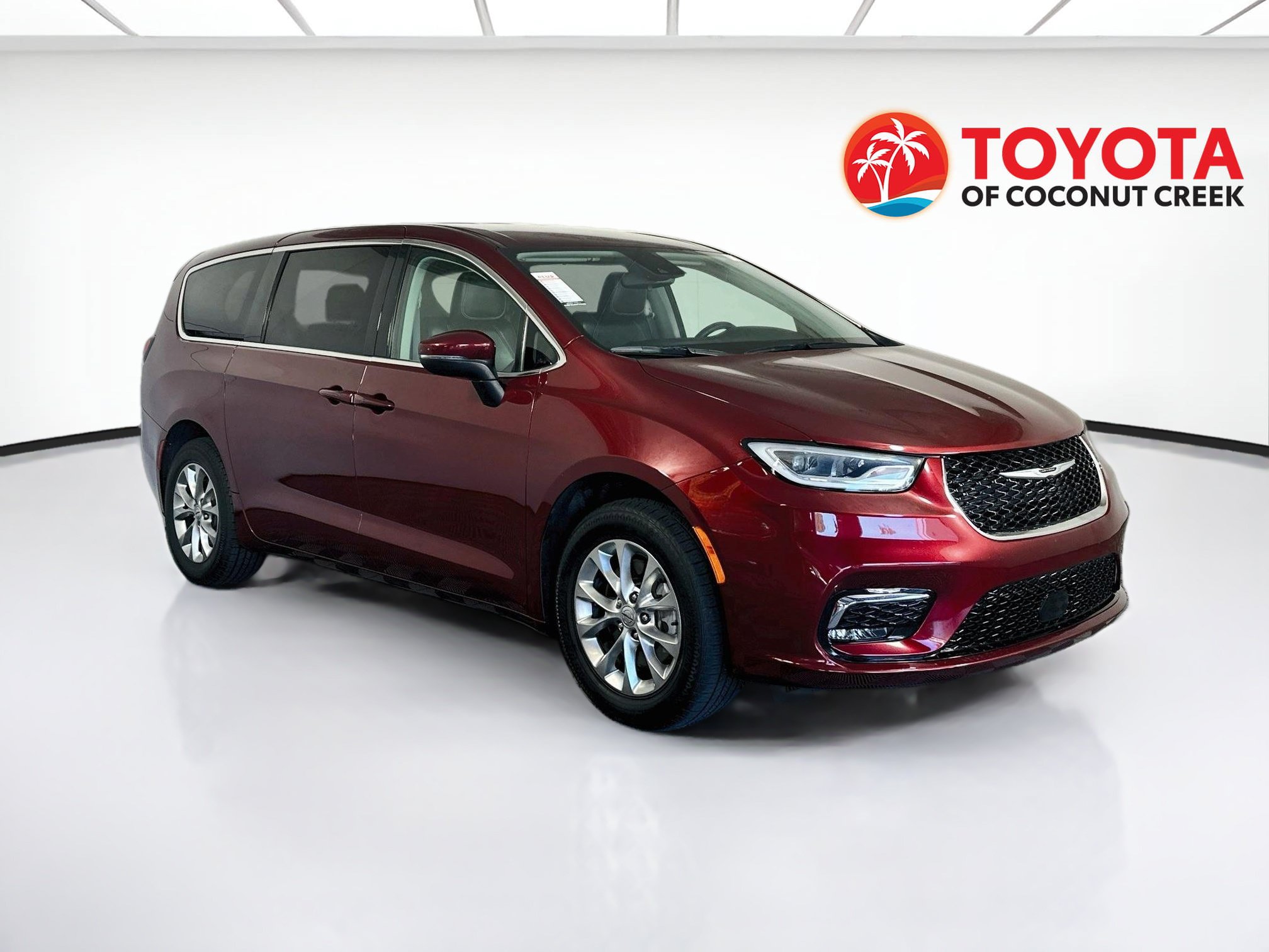 Used 2023 Chrysler Pacifica Touring-L AWD/4WD image 1